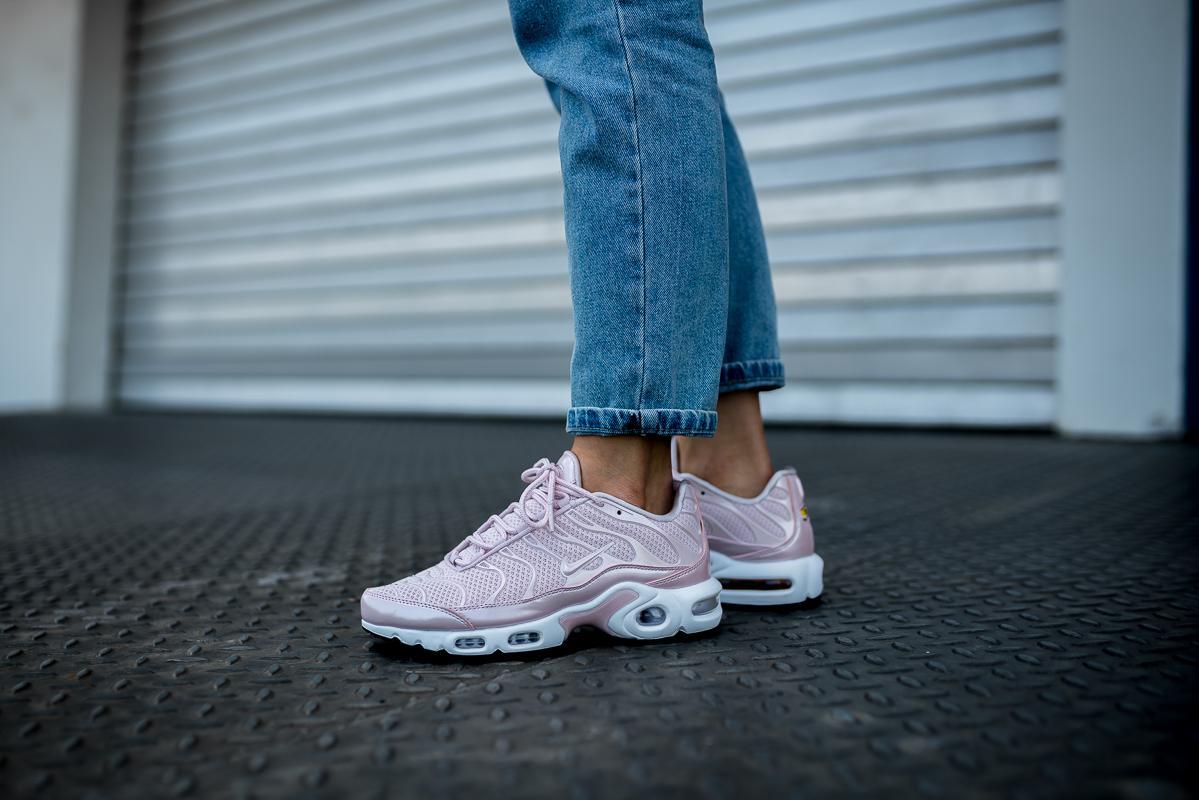 Nike tn best sale barely rose